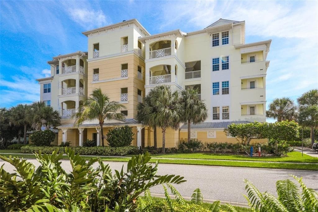 8561 Amberjack Cir #301, FL