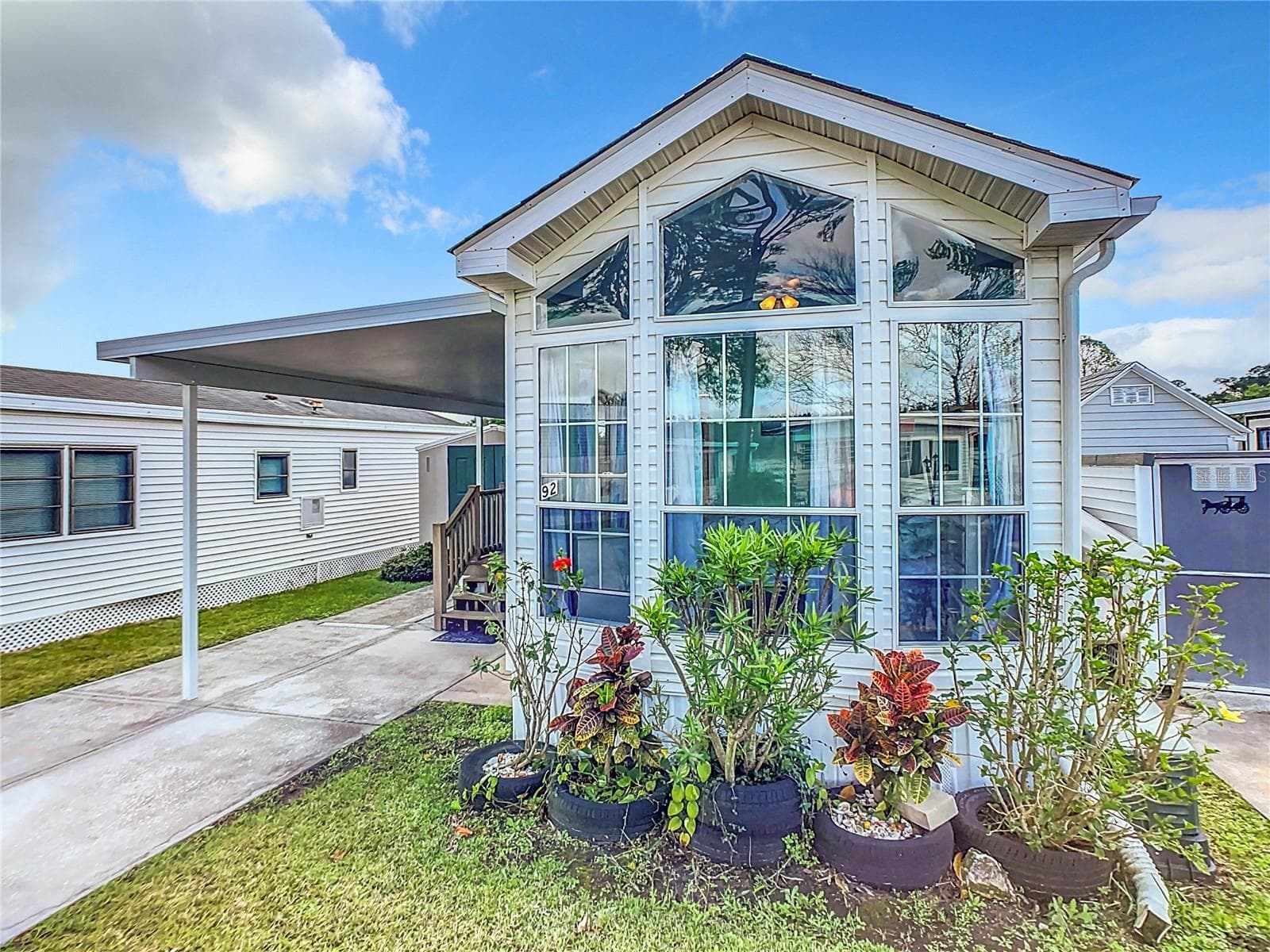 92 Eagle Pt S, FL