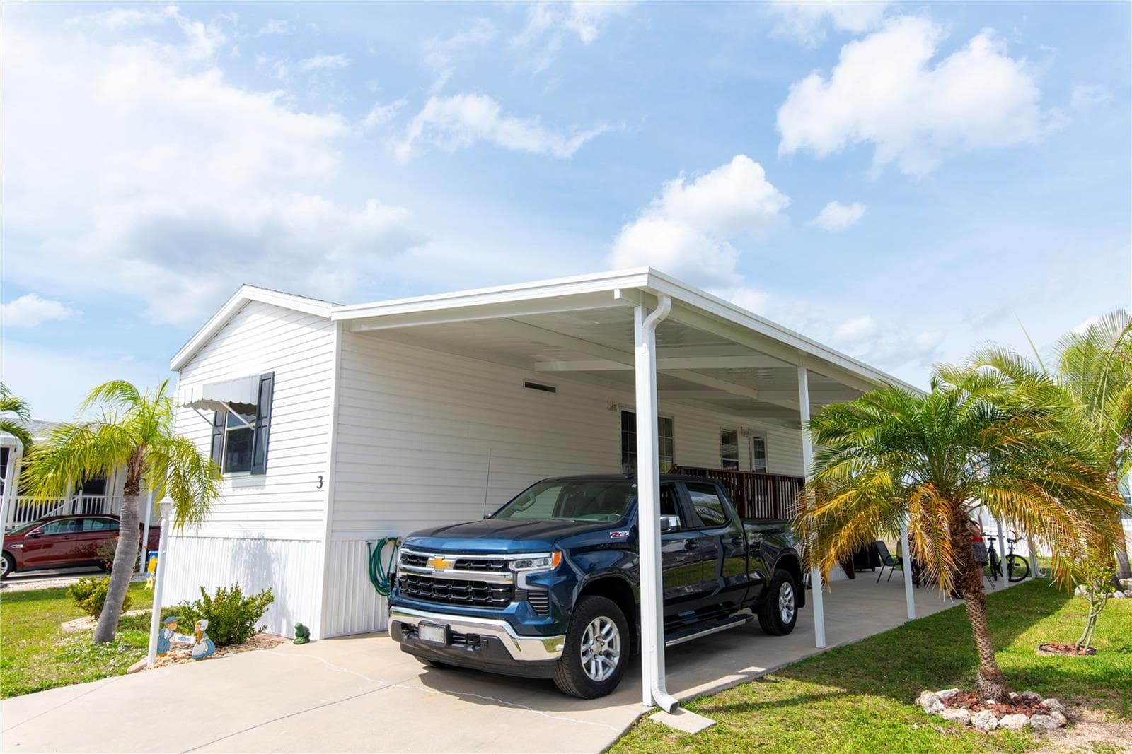 3 Edam St, FL