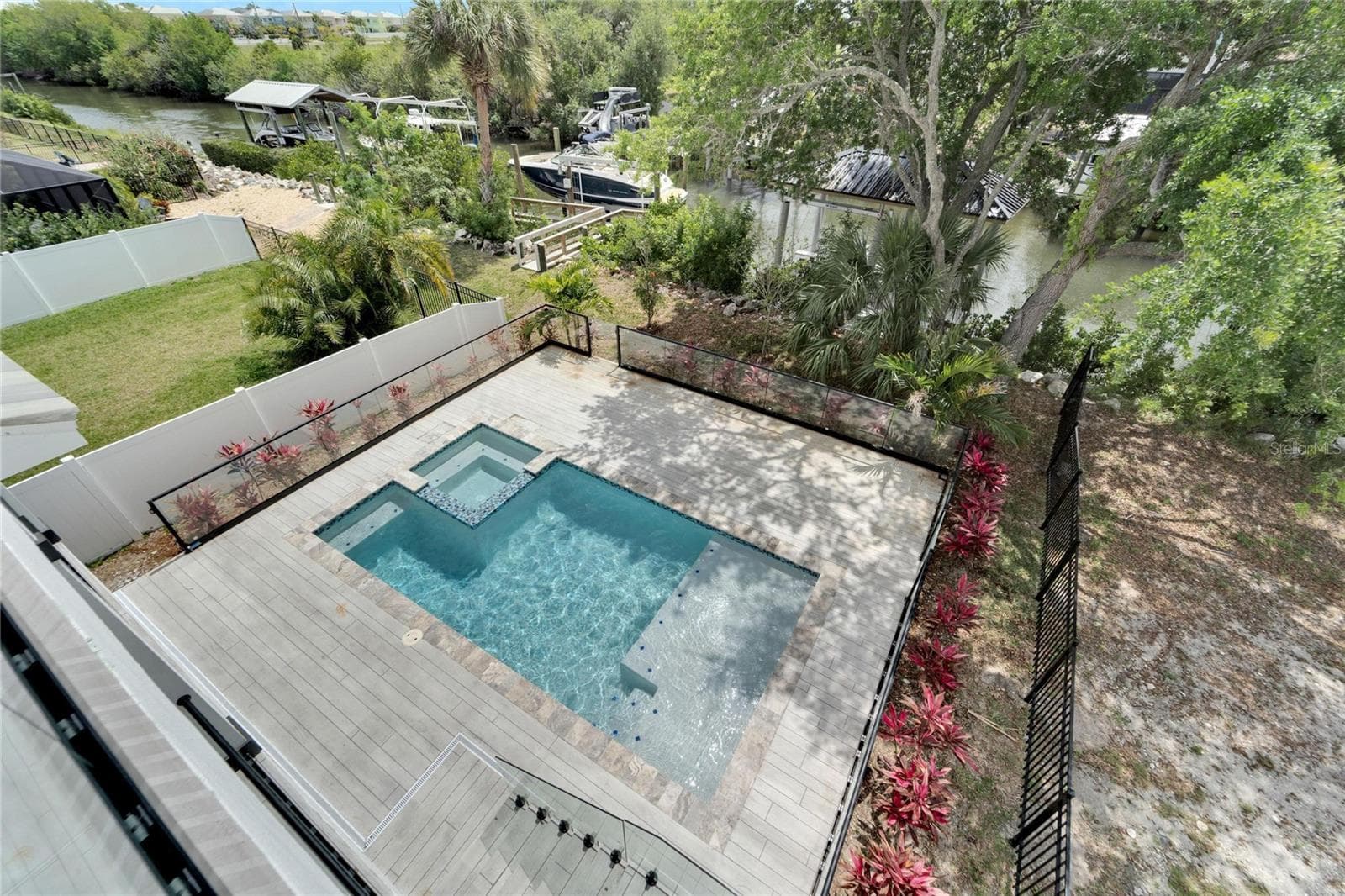 534 Estuary Shore Ln, FL