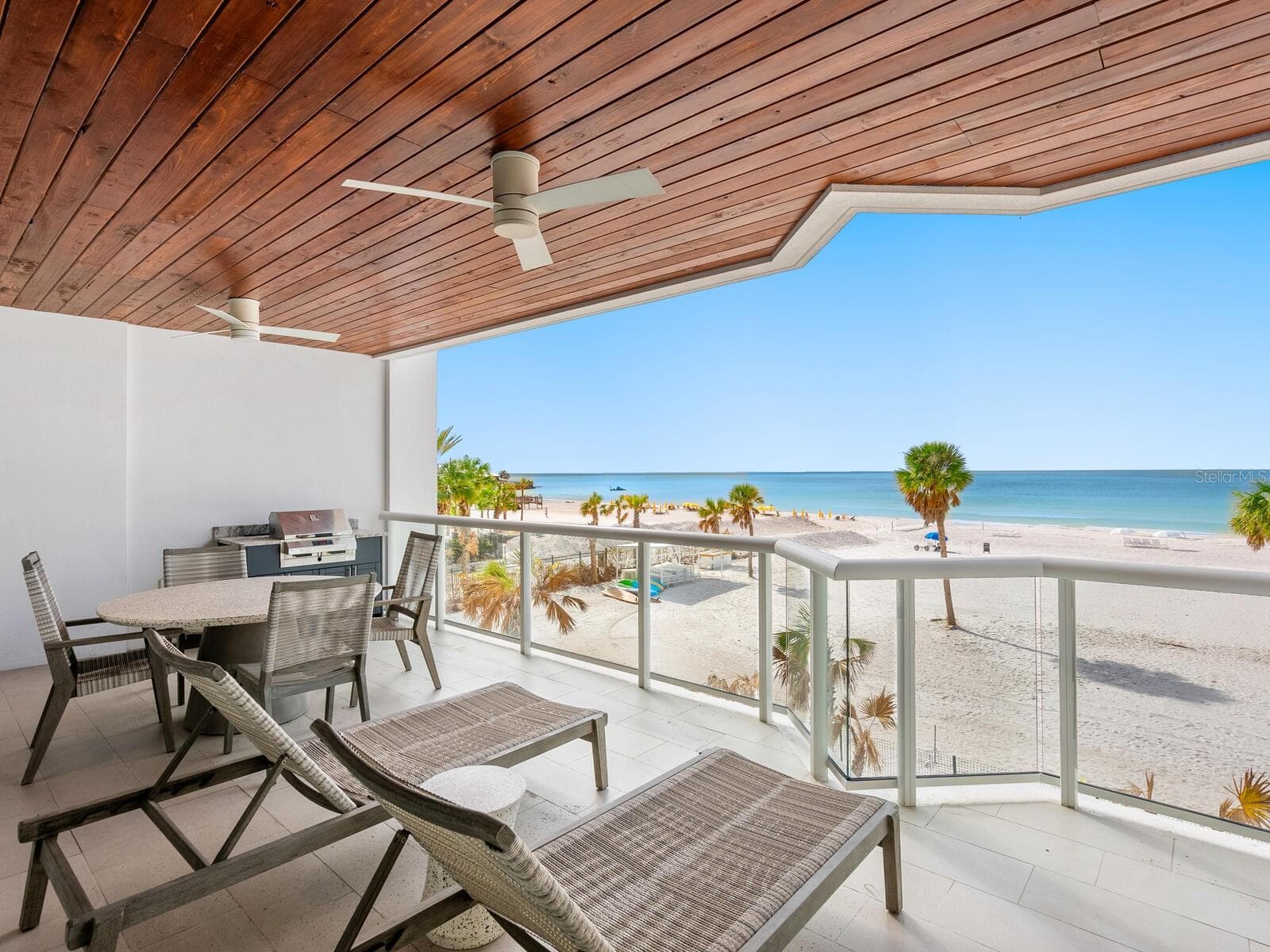 1035 Seaside Dr #305, FL