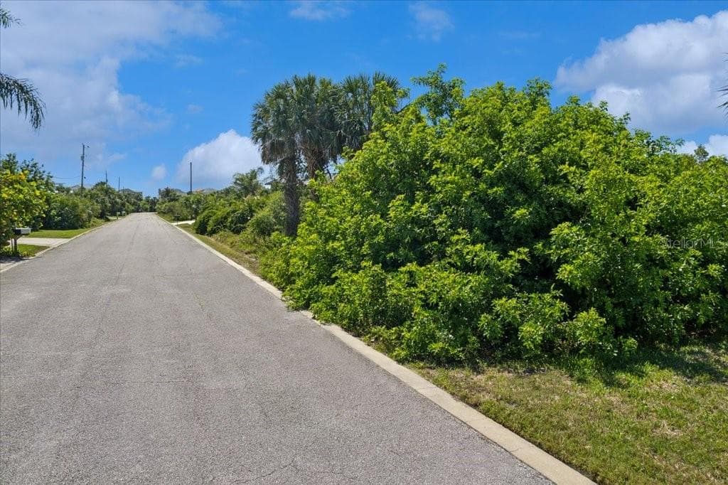 16 Mahoe Dr N, FL