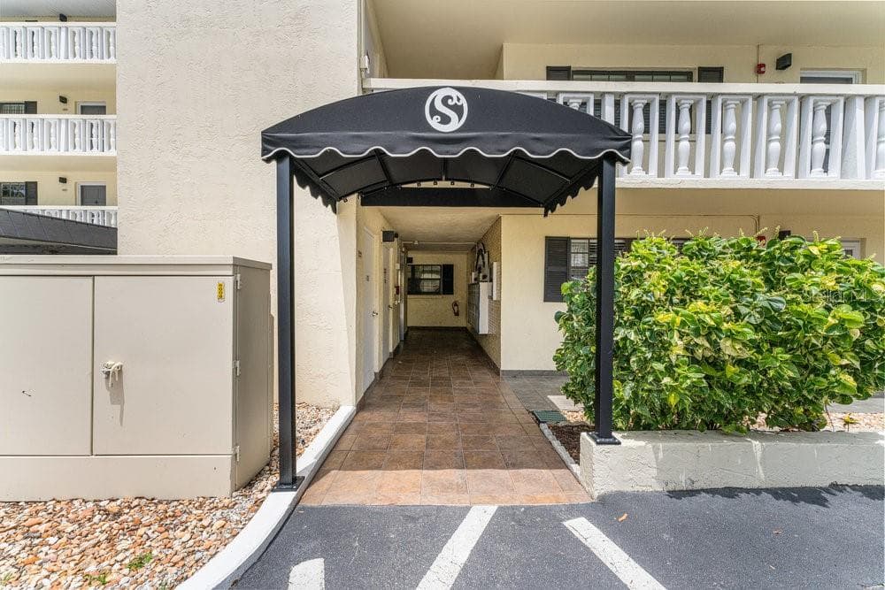 101 N Grandview St #205, FL
