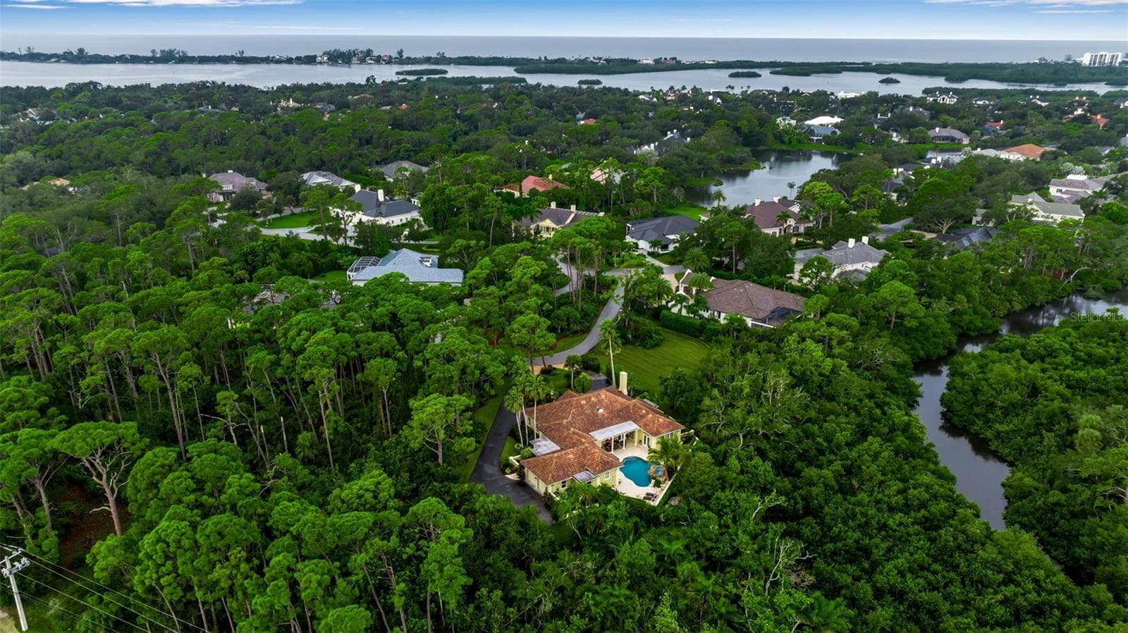 422 Blue Garden Ln, FL