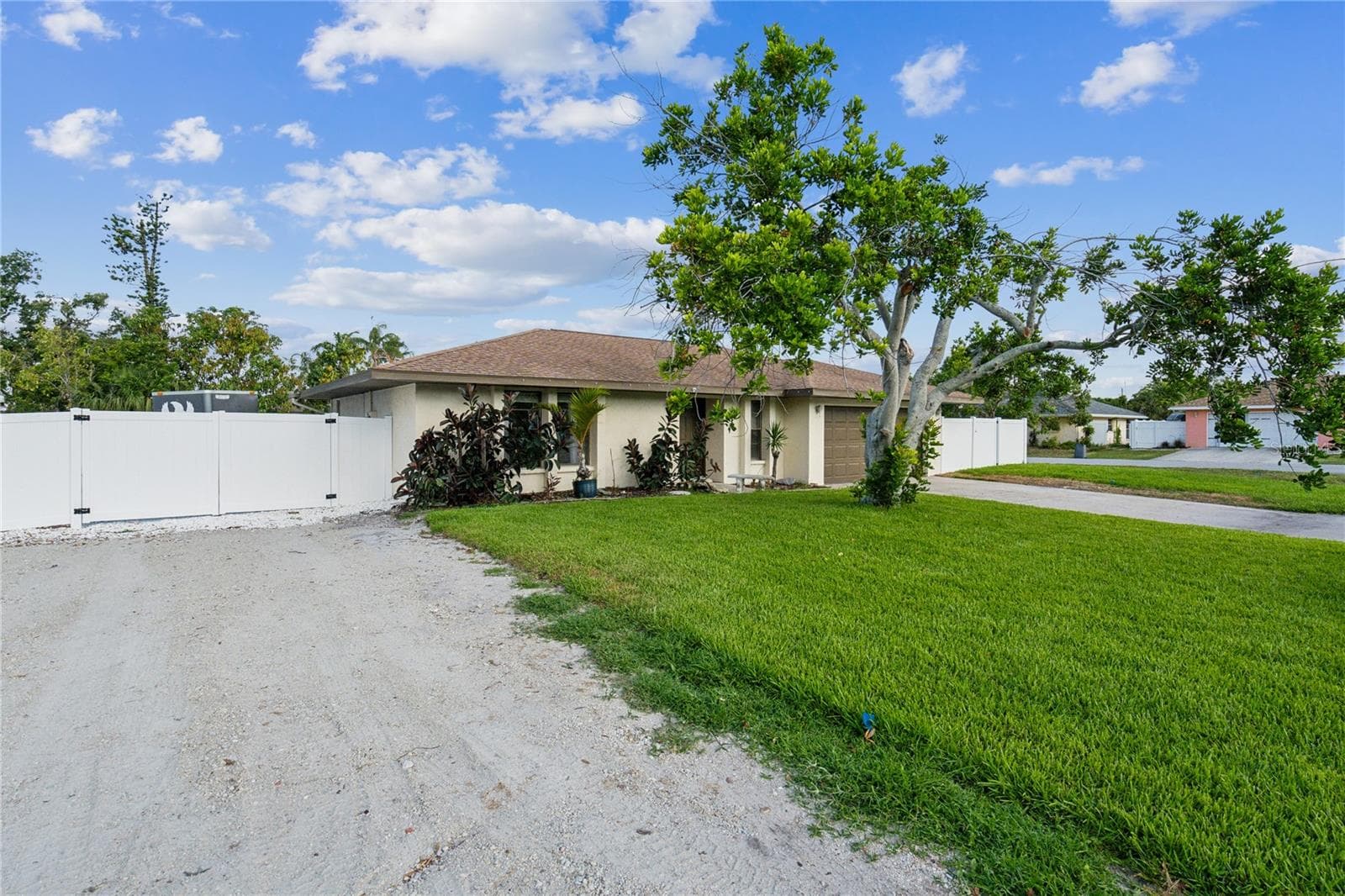 2204 78th St W, FL