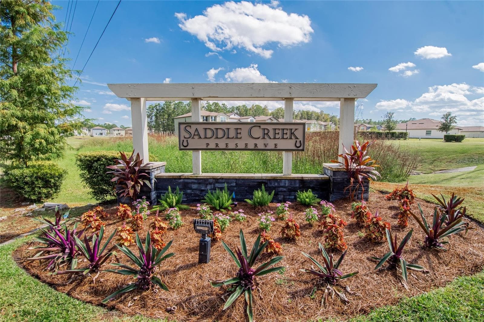 1748 Red Loop, FL