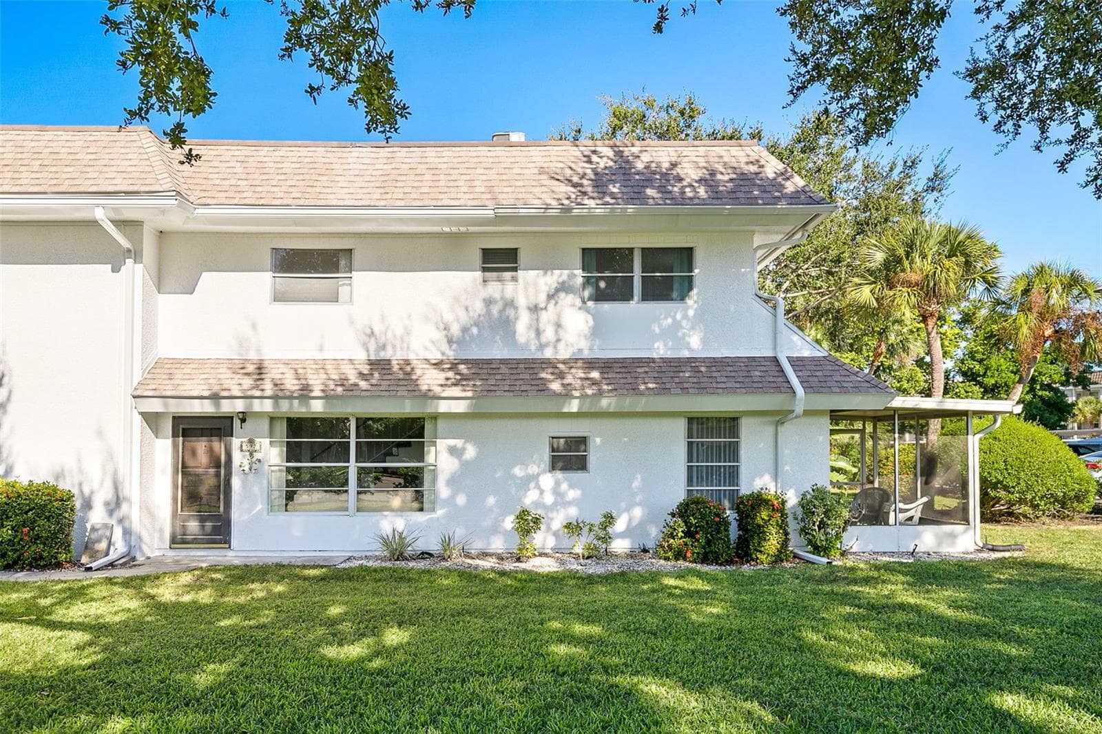 597 Sutton Pl, FL