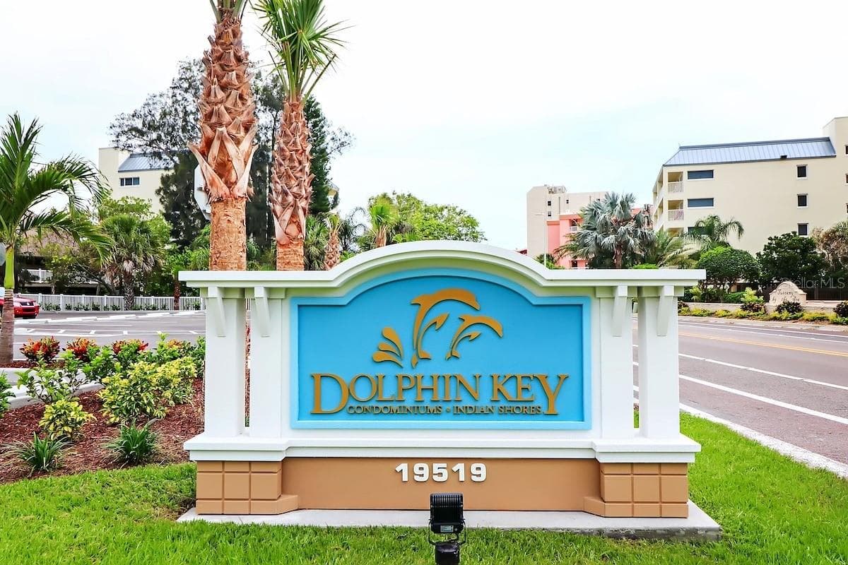 19519 Gulf Blvd #206, FL