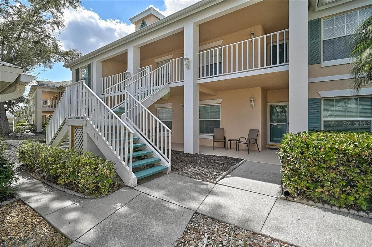 4215 Caddie Dr E #102, FL