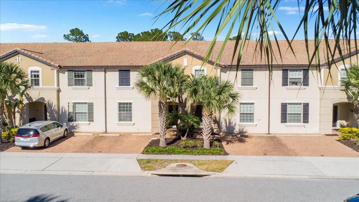 8839 Geneve Court, FL