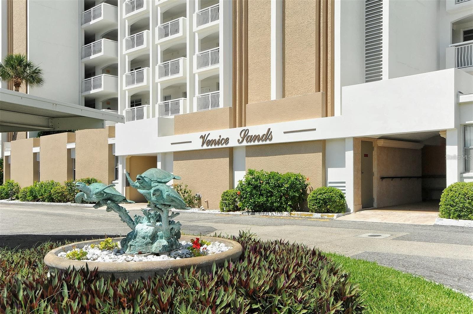 633 Alhambra Rd #305, FL