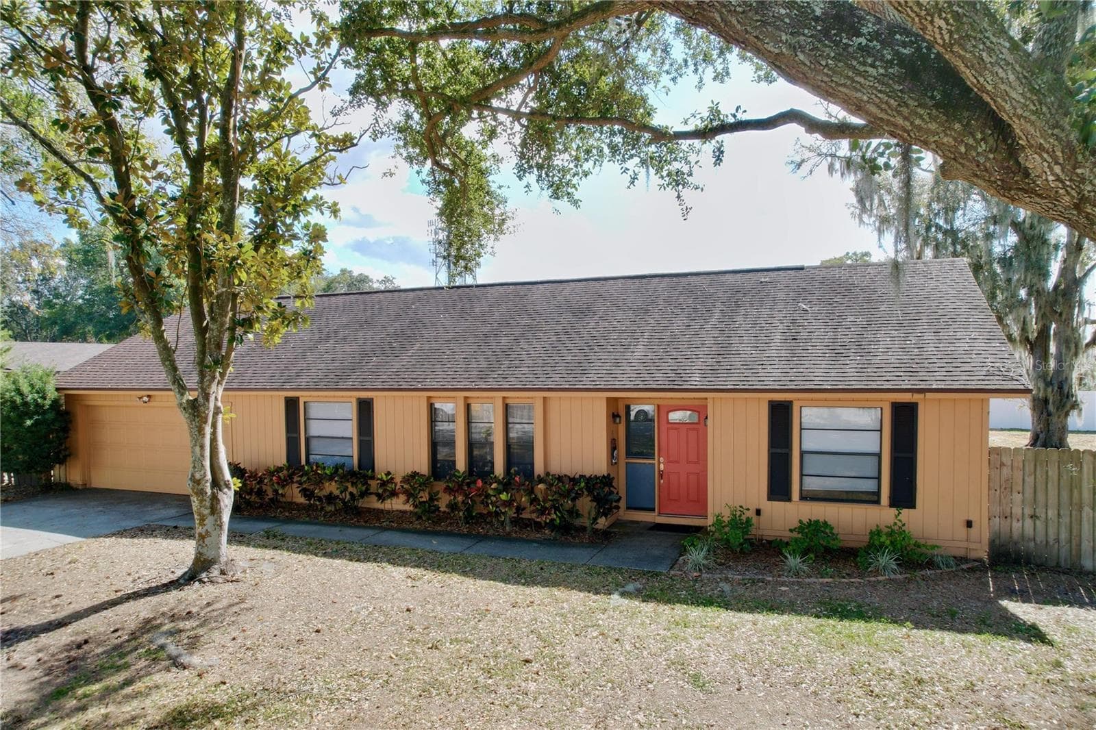 2205 Roslyn Ln, FL