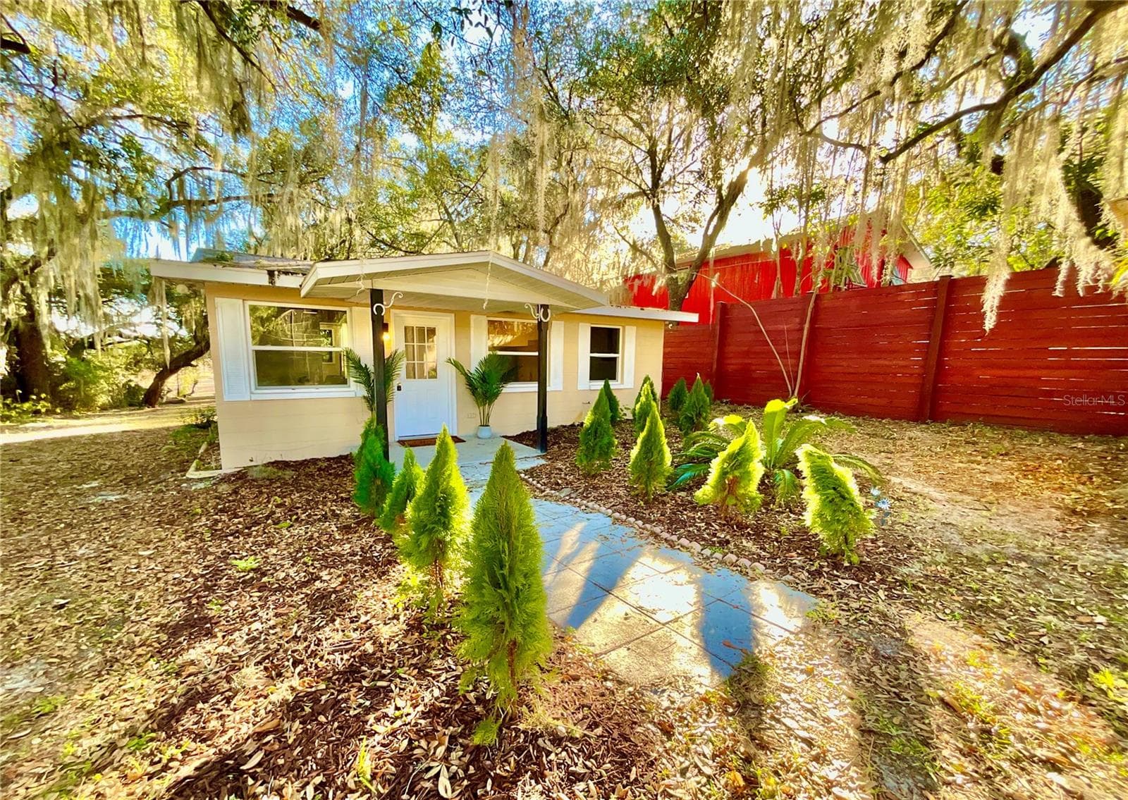 111 2nd St, FL