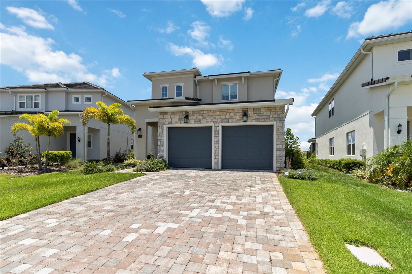 15742 Vetta Dr, FL