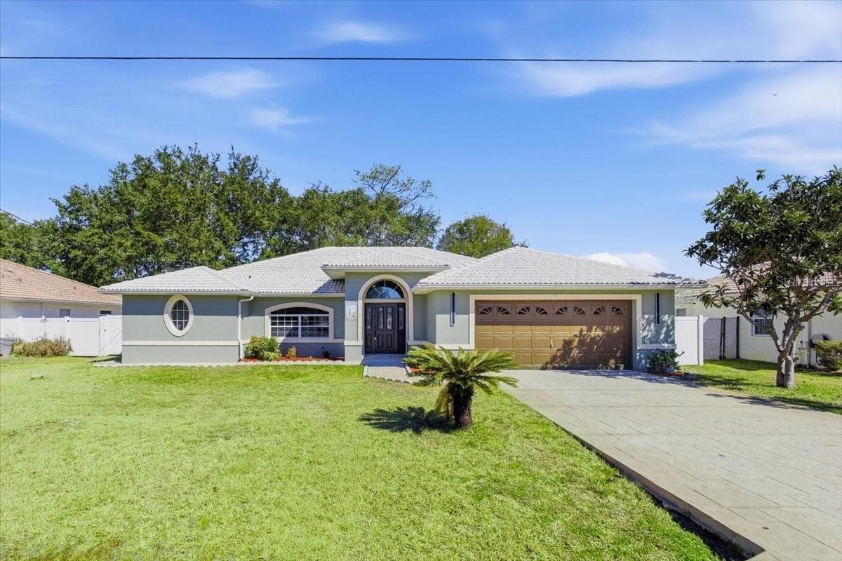 12 Providence Ln, FL