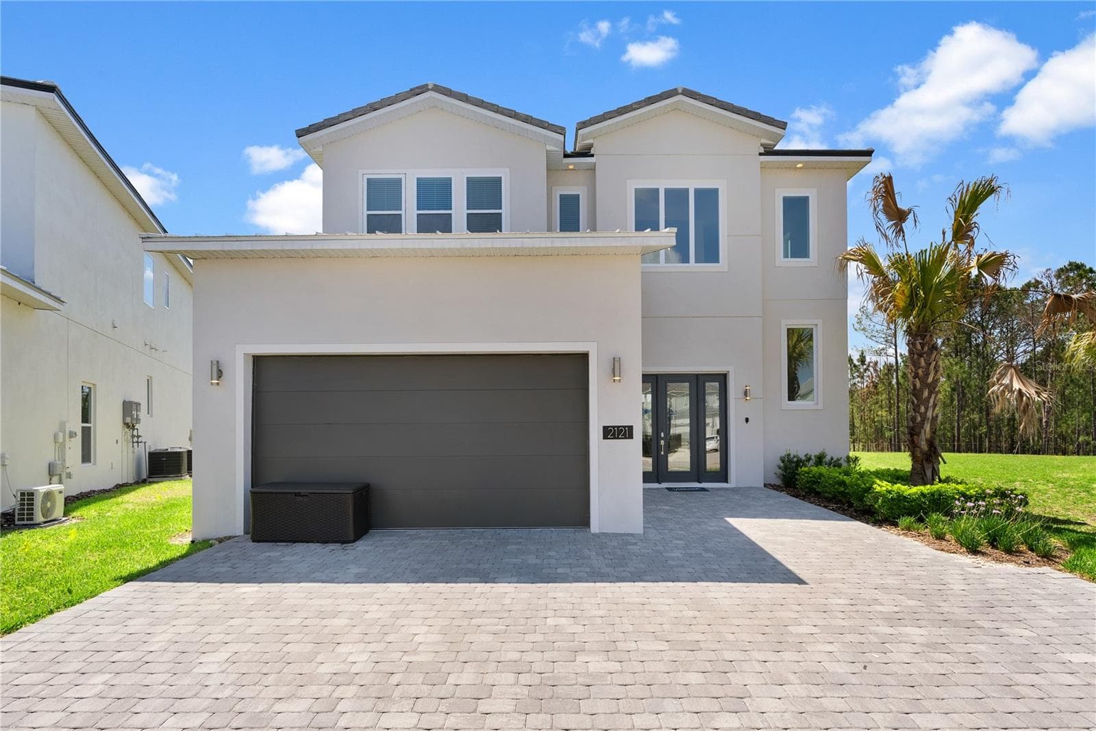 2121 Pine Oak Loop, FL