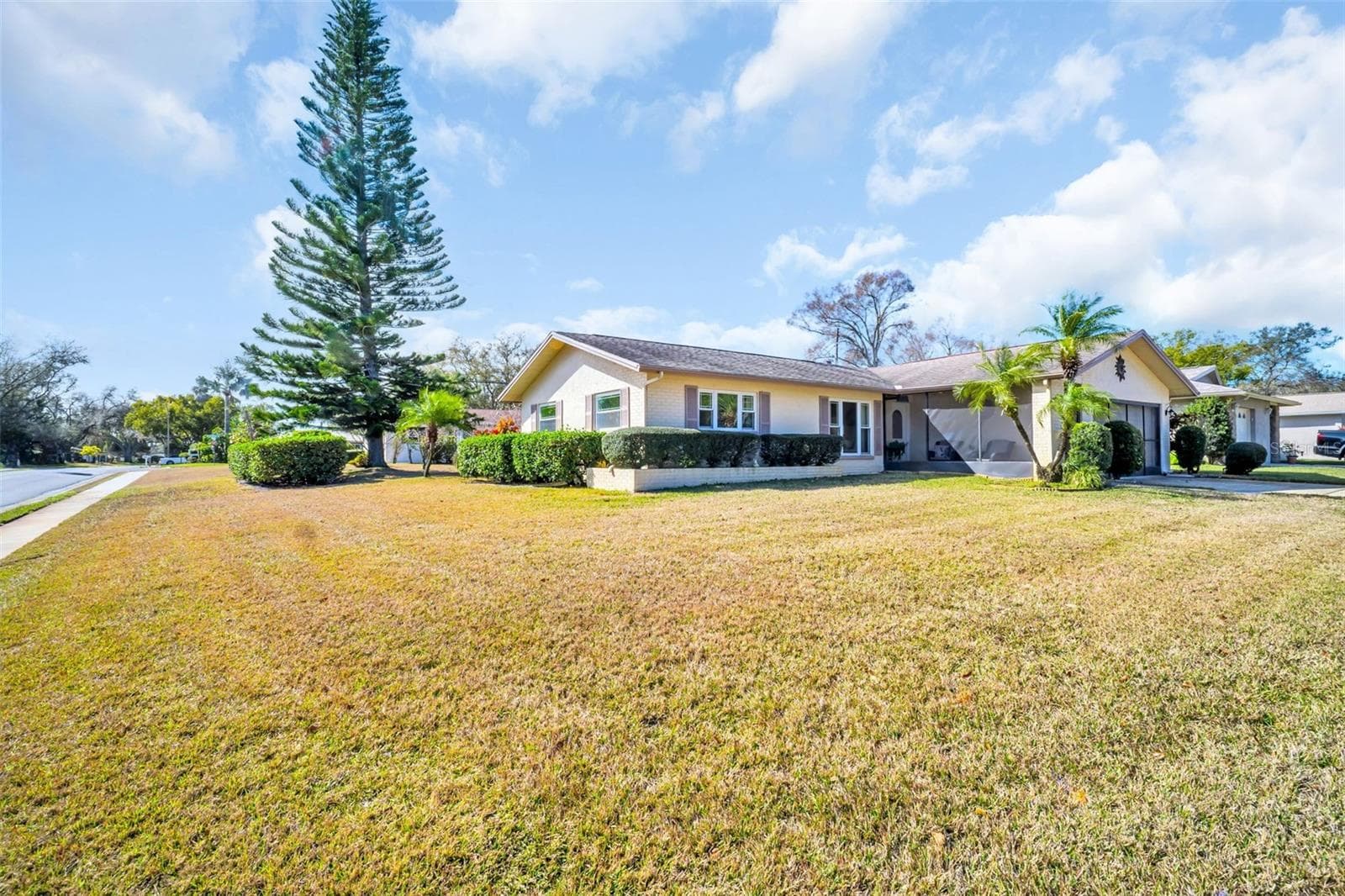 102 Stafford Dr, FL