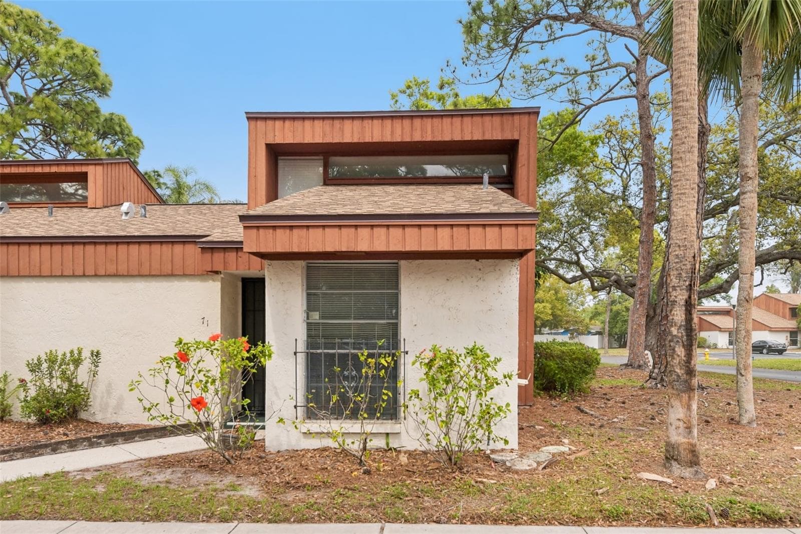 2064 Sunset Point Rd #71, FL