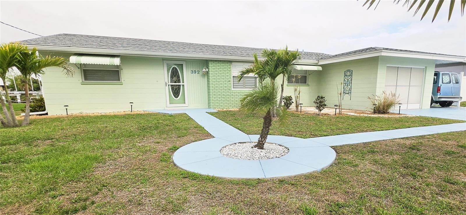 392 E Tarpon Blvd Nw, FL