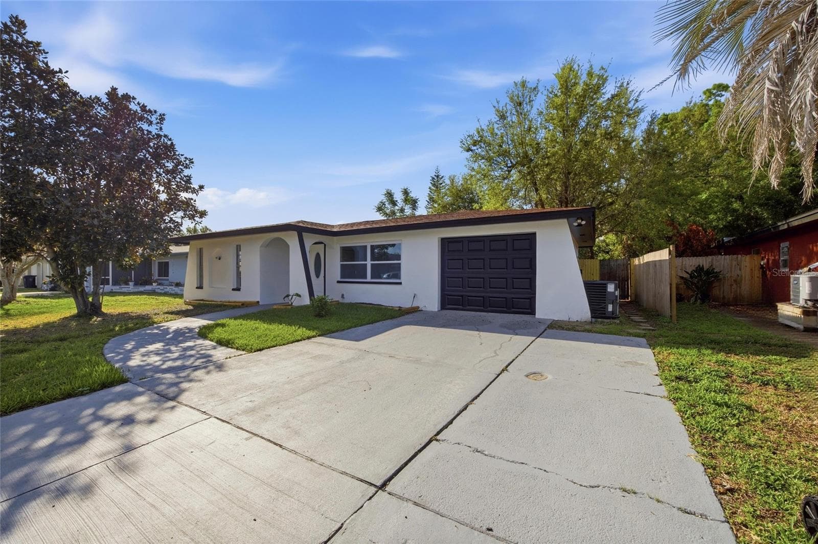 1811 Driftwood Cir S, FL