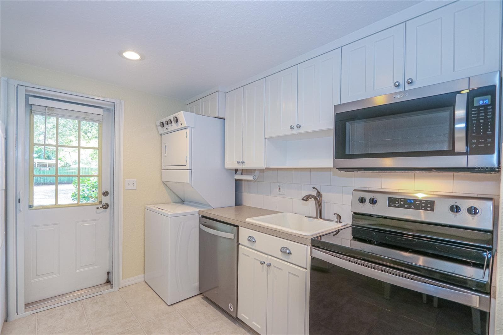 330 5th Ave N, FL