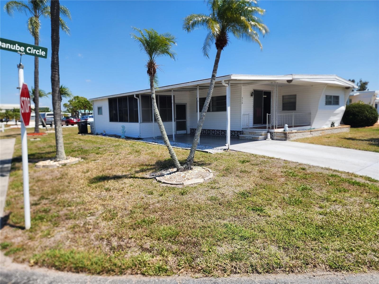 316 Danube Cir, FL
