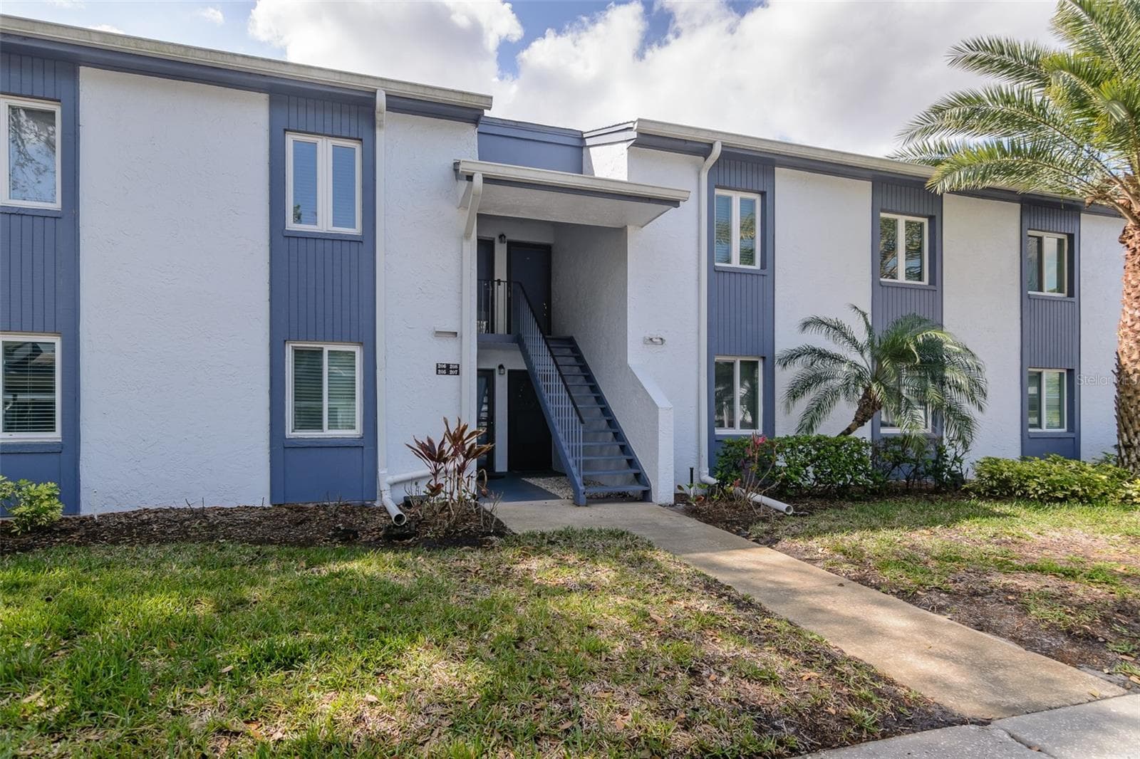 207 Cypress Ln, FL