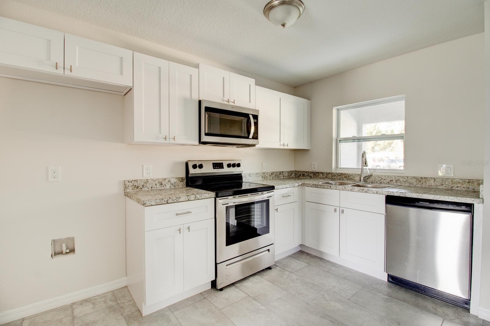 855 E Vine St #A, FL