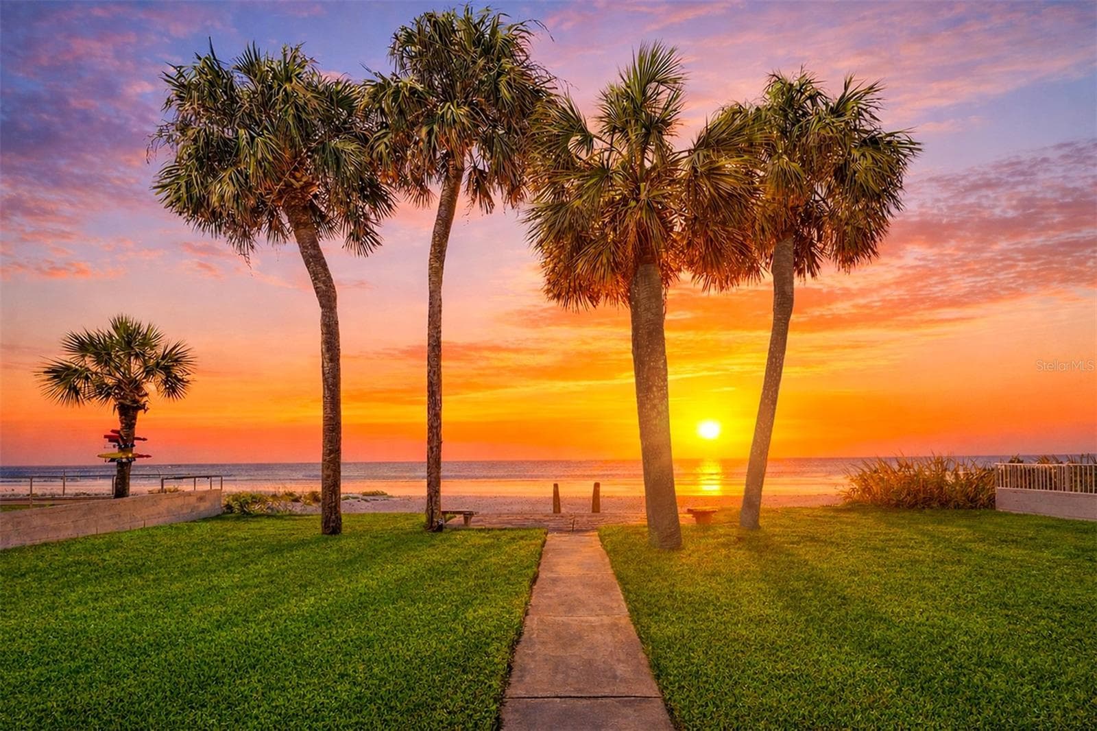 18206 Sunset Blvd, FL