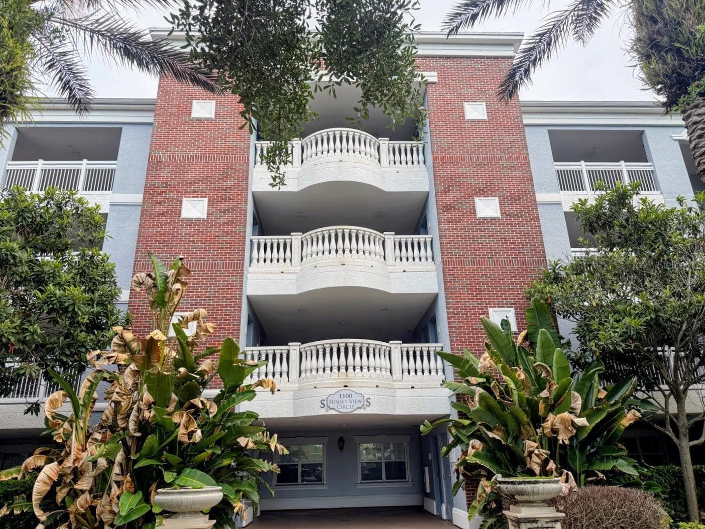 1100 Sunset View Cir S #304, FL