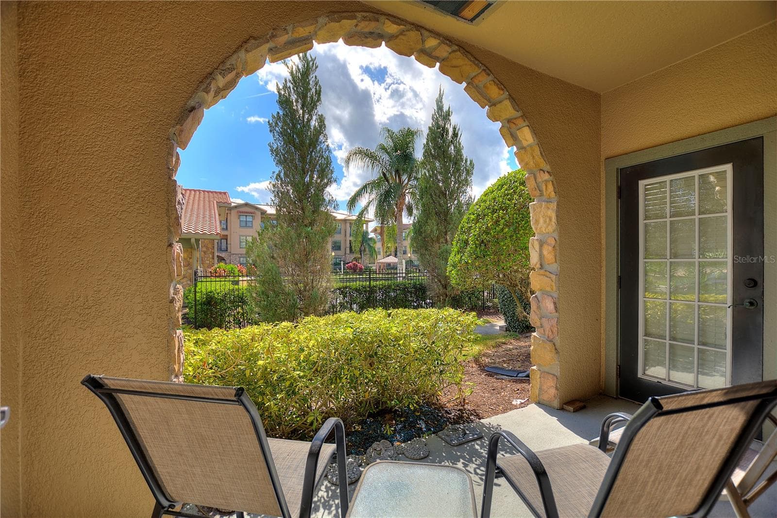 904 Charo Pkwy #516, FL