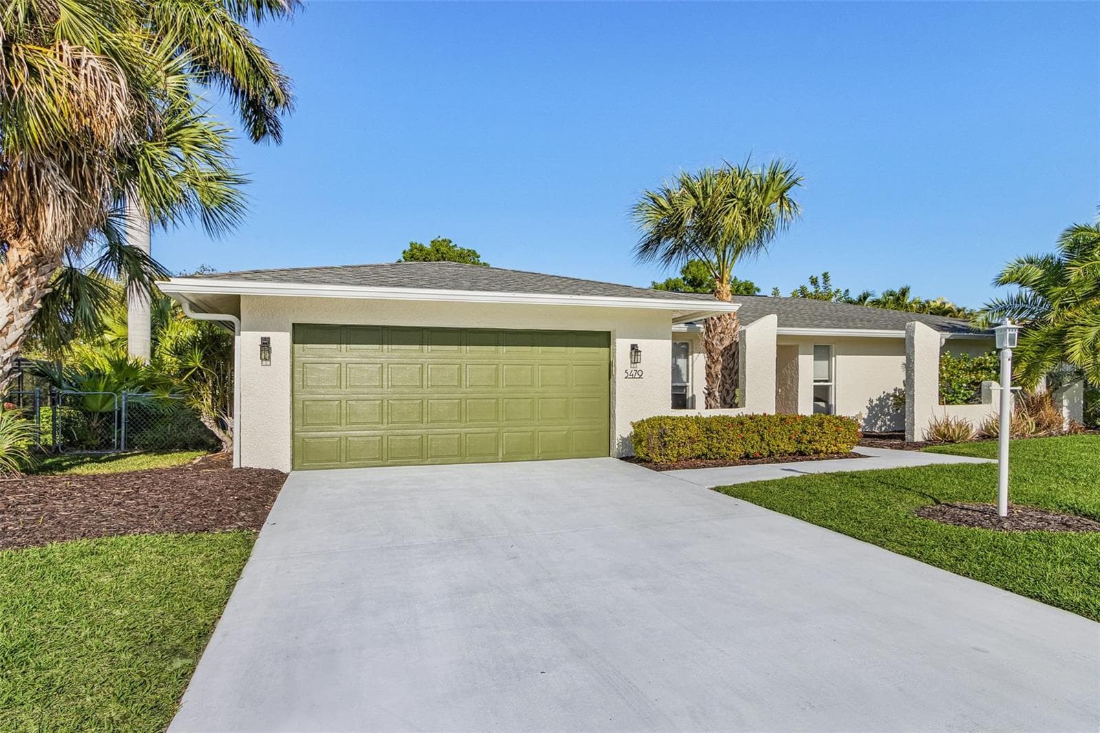 5479 Chablis Ln, FL