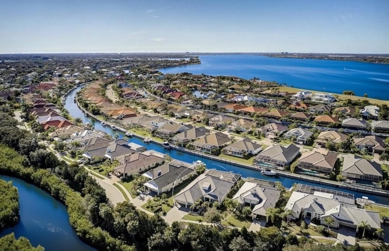 548 Regatta Way, FL