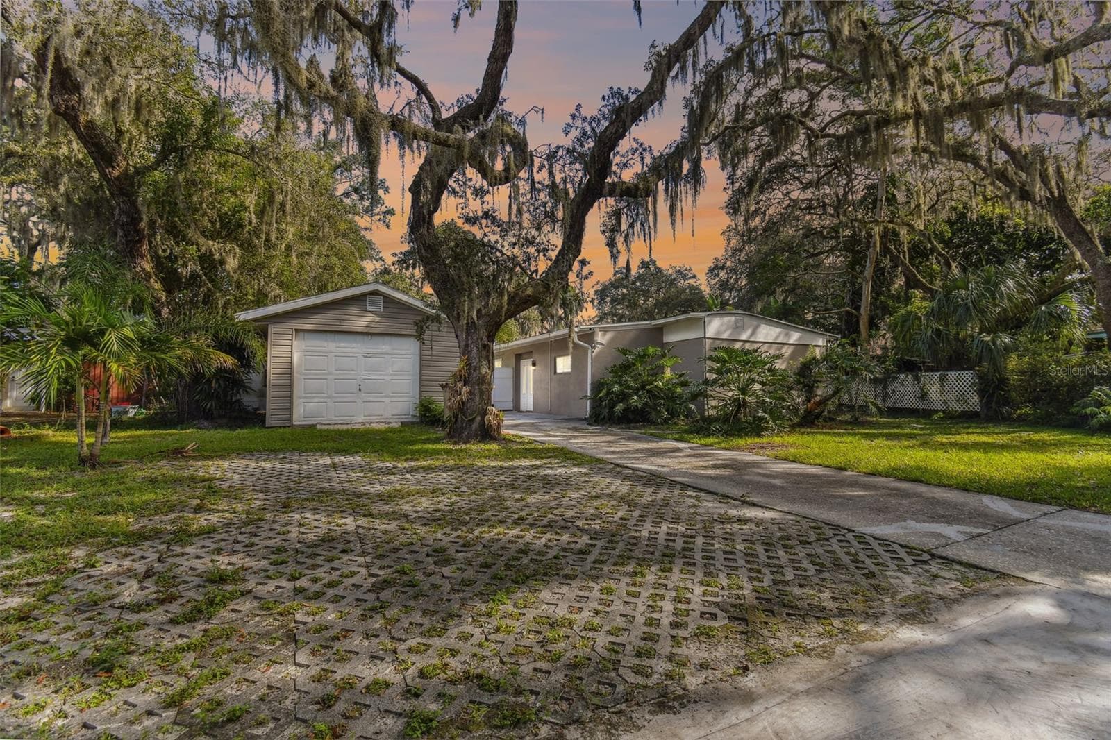 414 Joyce Ave, FL
