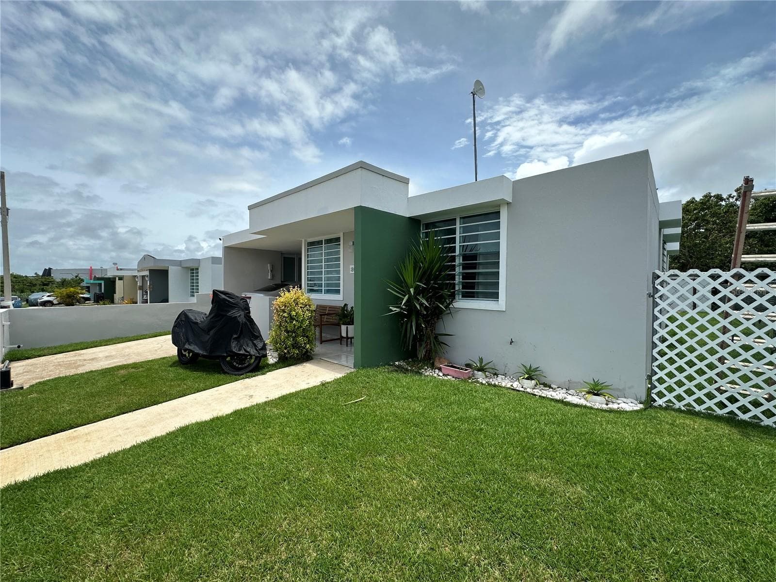 0001 Urb. ExtensióN De La Ceiba, PR