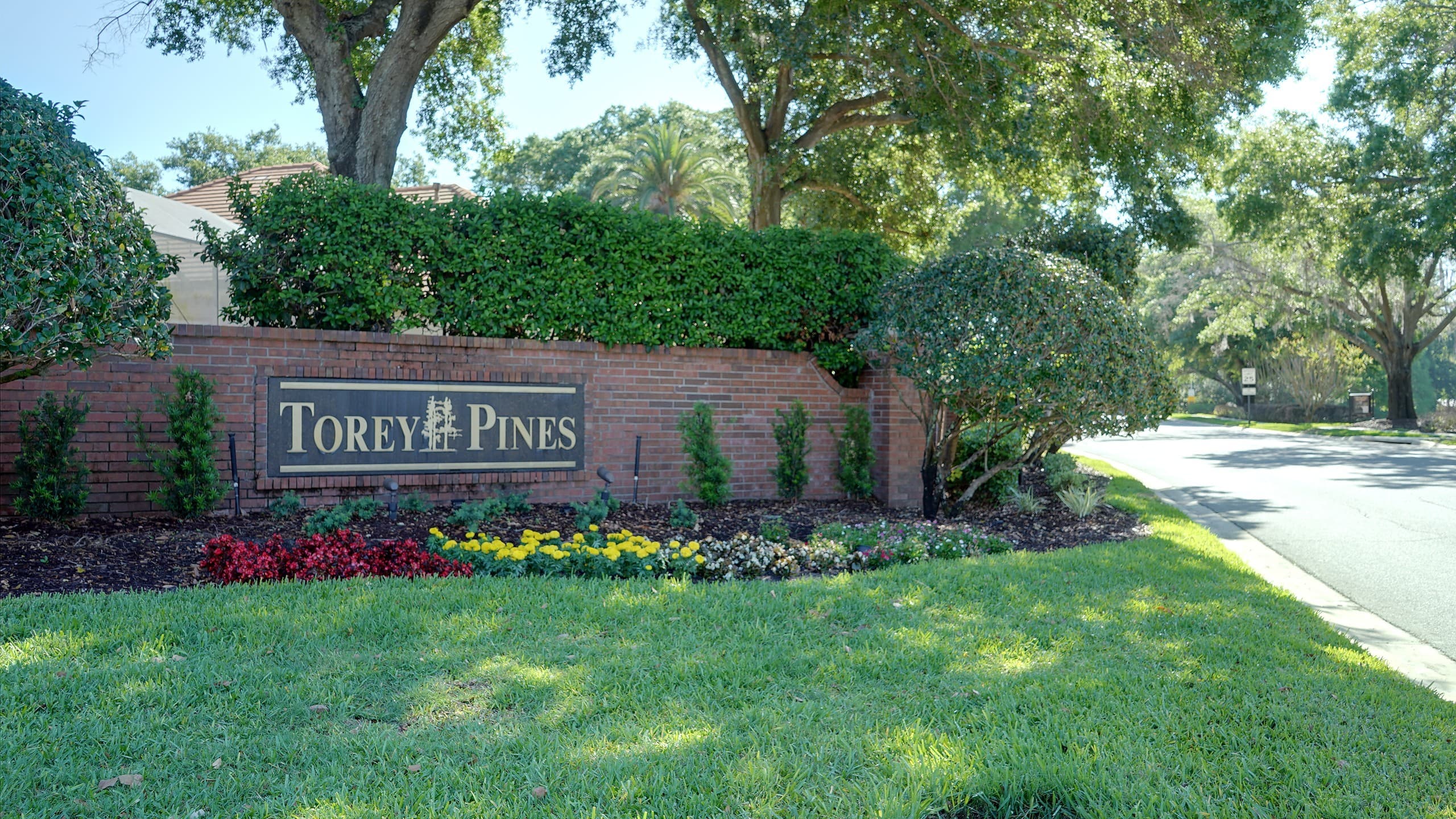 Entrance sign at Torey Pines in Dr. Phillips, FL