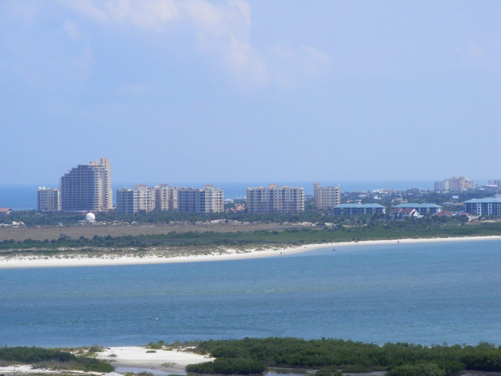 Aerial view of New Smyrna Beach from the Ponce de Leon Lighthouse observation deck (Gamweb, CC BY-SA 3.0)