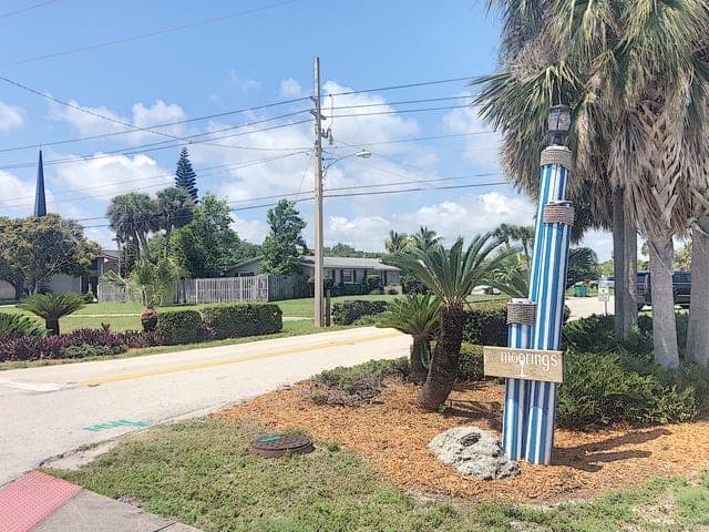 The Moorings — Banana River-side enclave in Satellite Beach