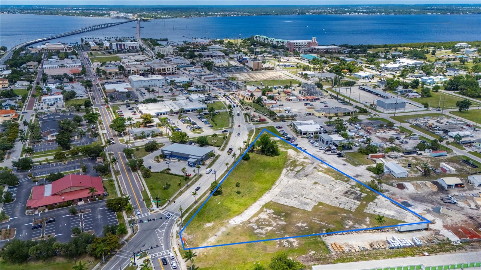 500 Tamiami Trl, FL