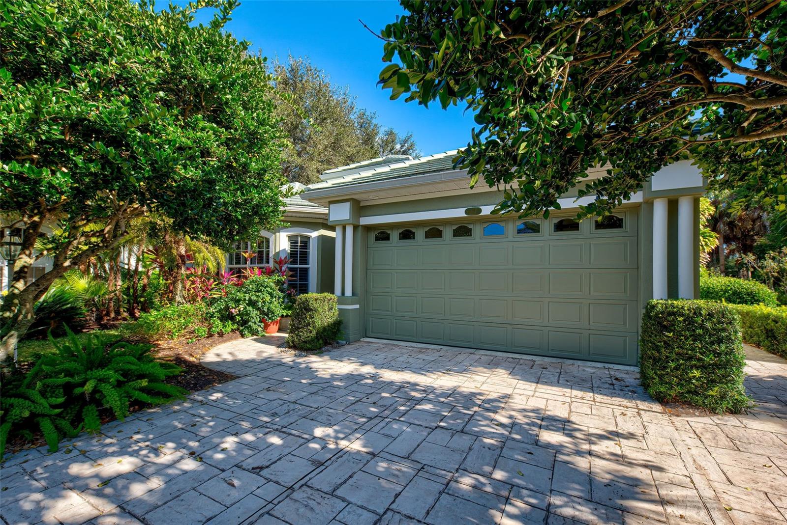 354 Melrose Court, FL