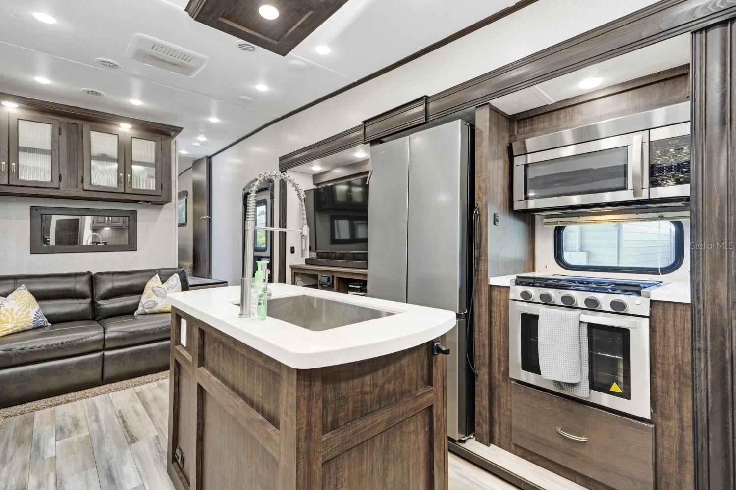 305 Linden Drive, FL