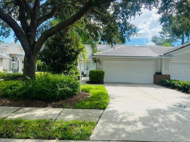 7711 Whitebridge Glen, FL