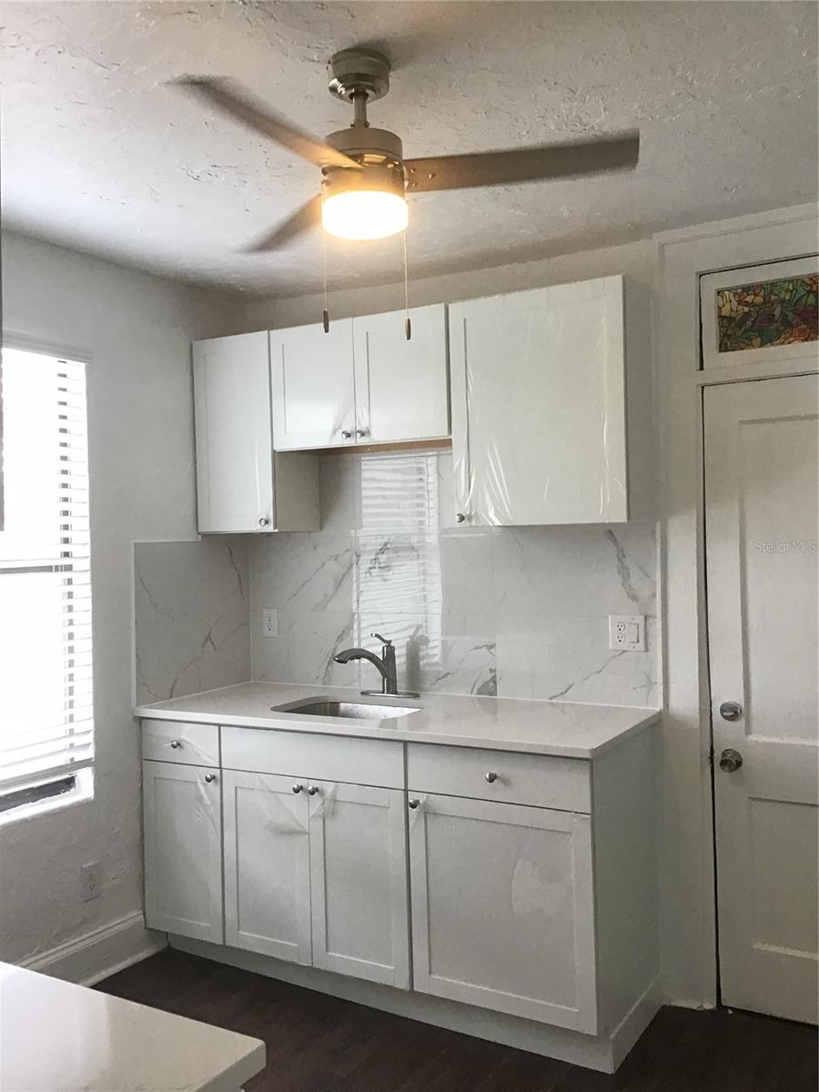 401 Colonia Lane, FL