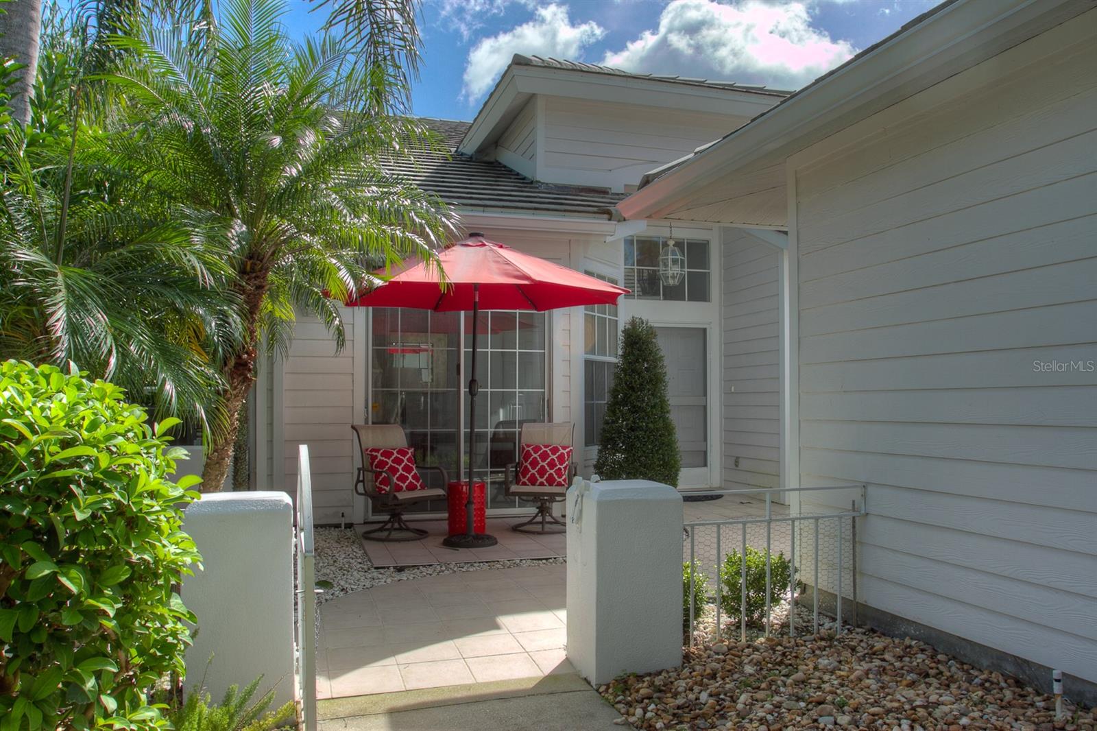7911 Whitebridge Glen, FL