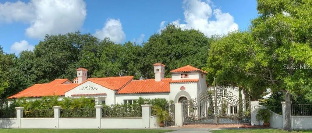 100 Davis Boulevard, FL
