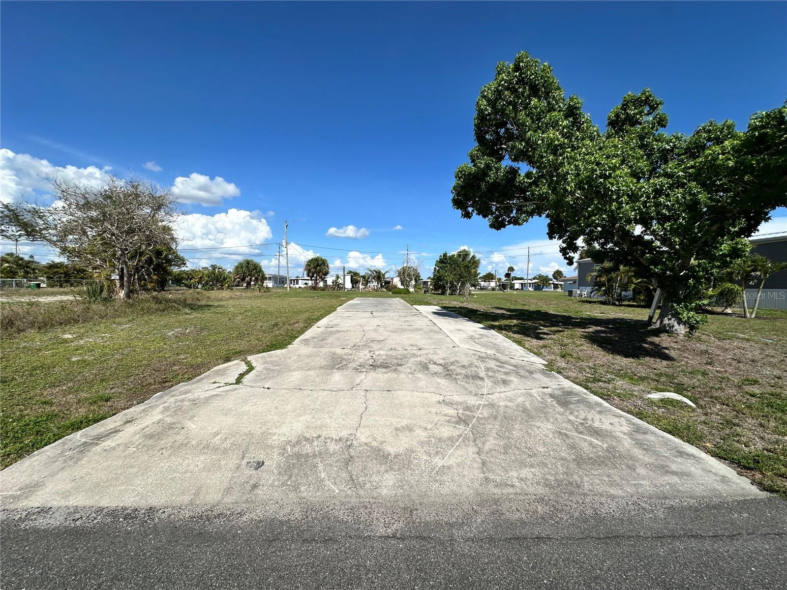 1427 Seagull Dr, FL