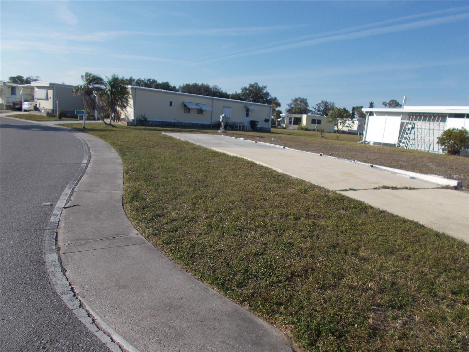 6581 Center Ln, FL