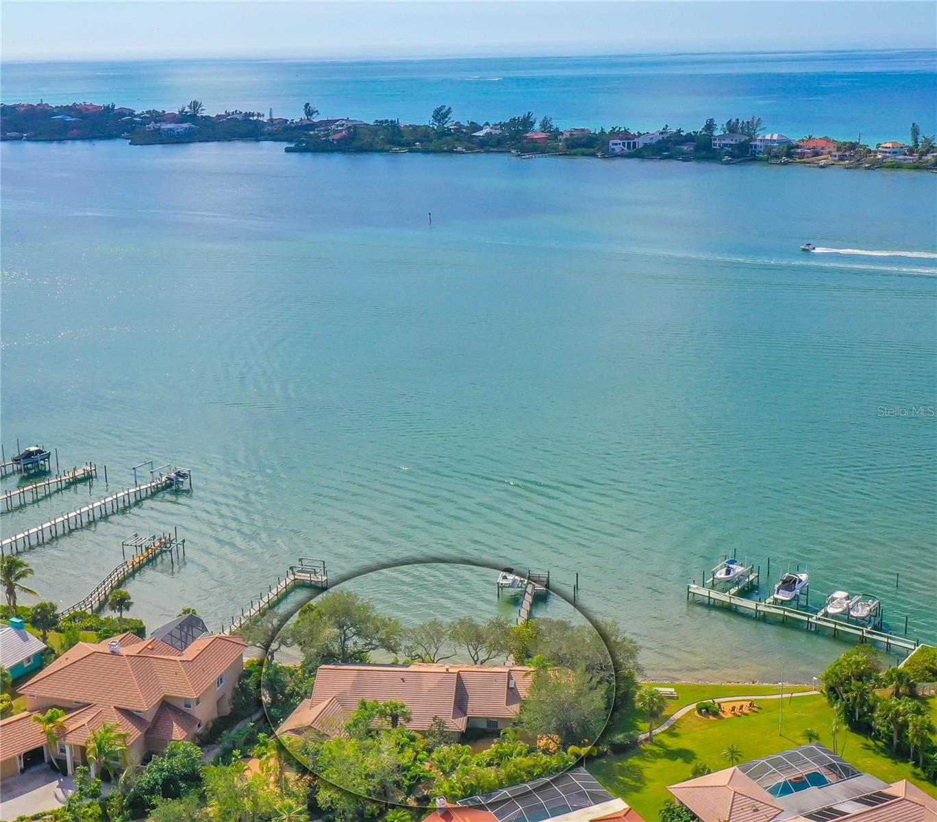 421 Waterside Lane, FL