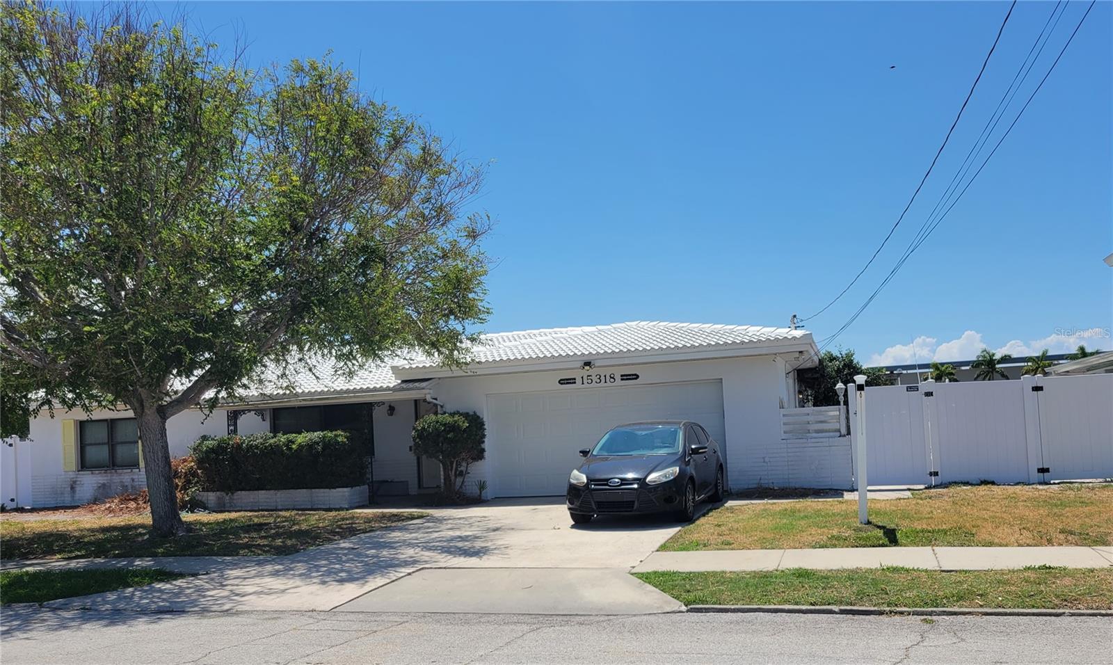 15318 Harbor Dr, FL