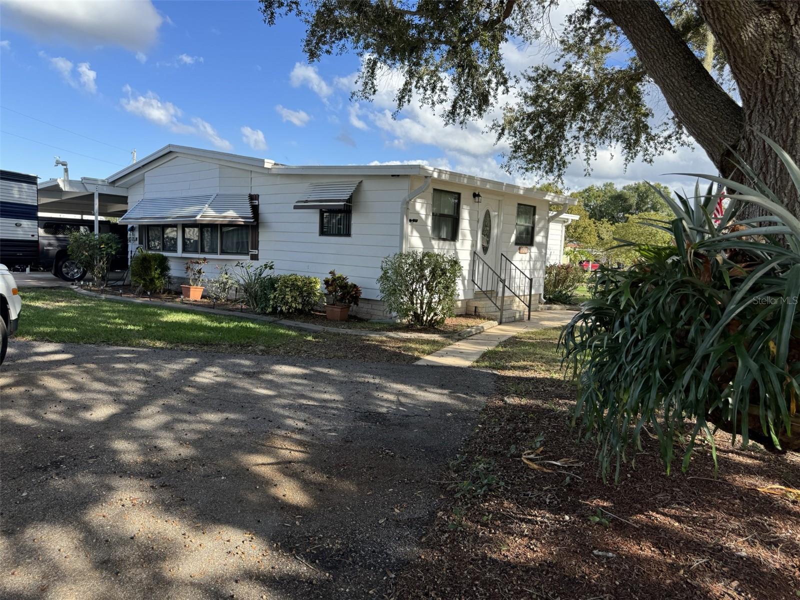 9000 Lake Point Blvd, FL